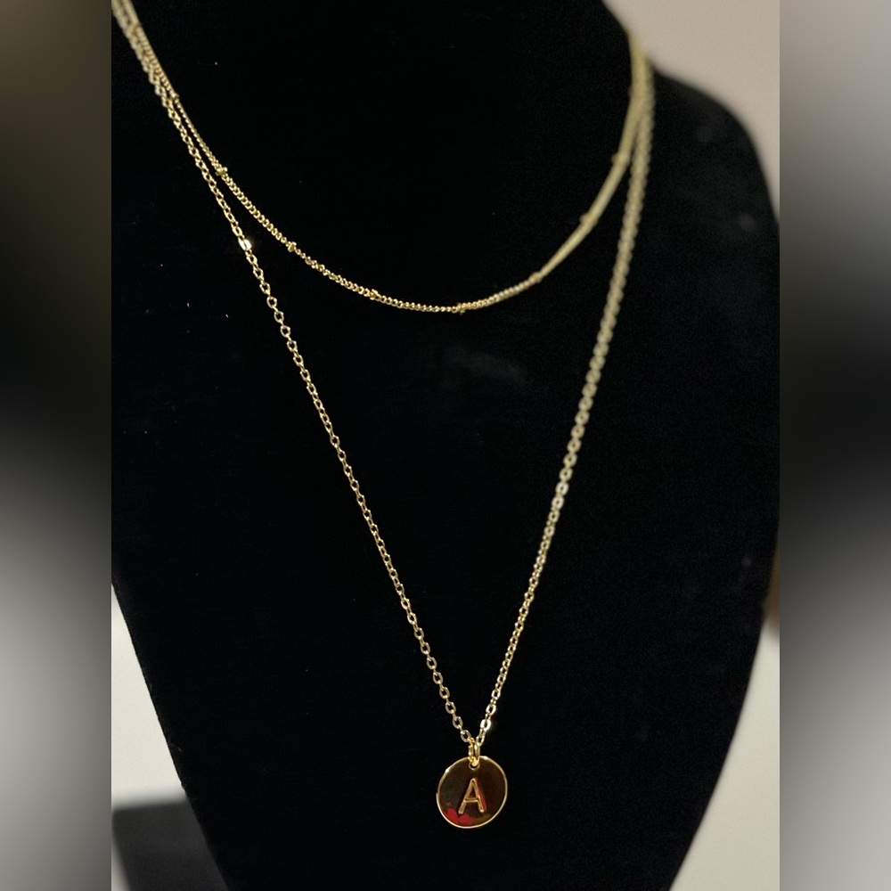 Elegant Gold Layered Necklace.